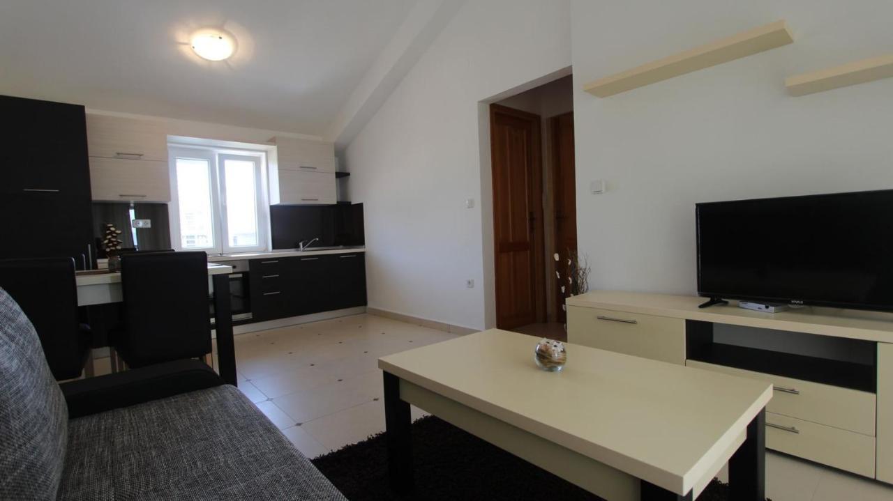 Apartments Jela Sveti Vid-Miholjice Dış mekan fotoğraf