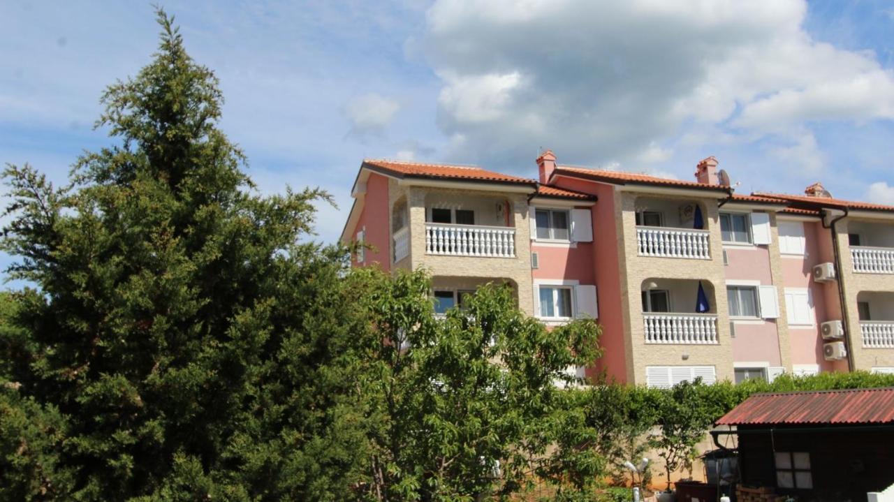 Apartments Jela Sveti Vid-Miholjice Dış mekan fotoğraf